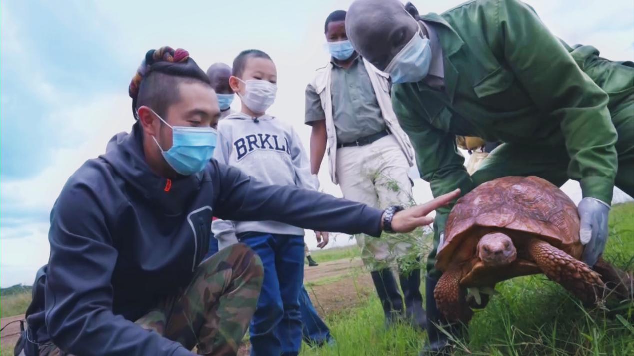 业内首发“双报告” 讲述伊利如何守护“多样地