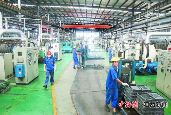 赣州经开区克服疫情影响做强“双首位”产业