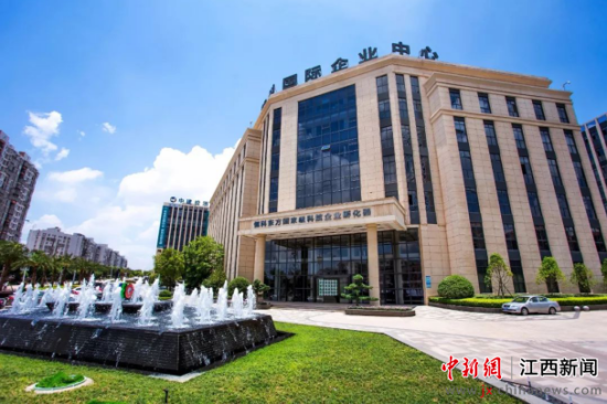 赣州经开区克服疫情影响做强“双首位”产业