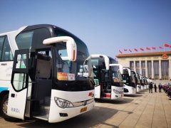 用车占比近七成，宇通服务两会16年