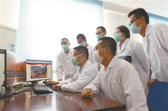 百万石油人热议两会共推企业发展