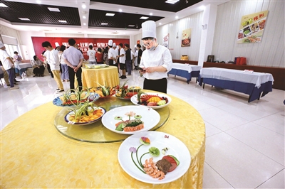海陵区举办餐饮行业厨艺技能大赛