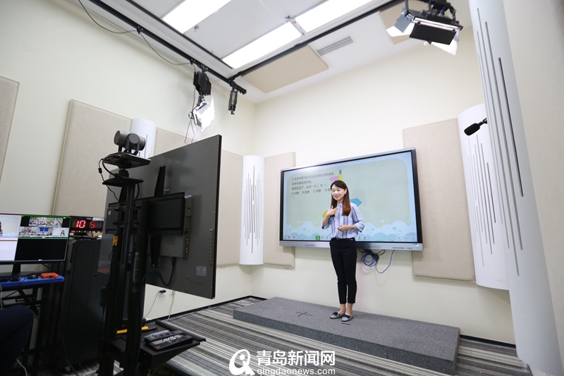 【视角】投百万元建直播间 线下线上融合或成教