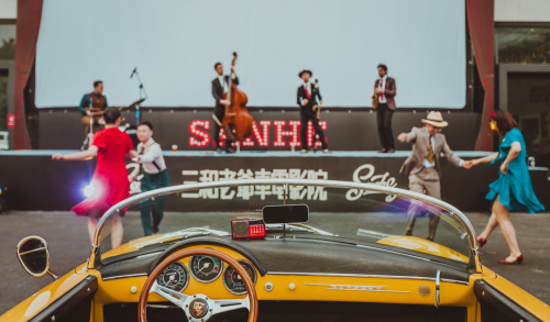 汽车影院回归|中国首家老爷车电影院上线啦