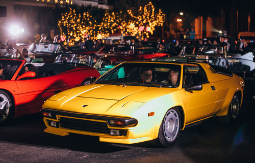 汽车影院回归|中国首家老爷车电影院上线啦