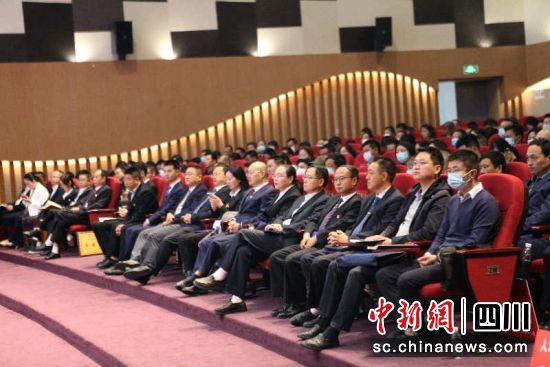 5月26日至5月31日，会东县将继续紧扣“引、育、用、留、成”启动人才工作周活动。 钟欣 摄 