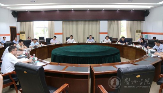 昭平县领导一行到贺州学院开展“产学研”合作对接暨人才引进交流活动