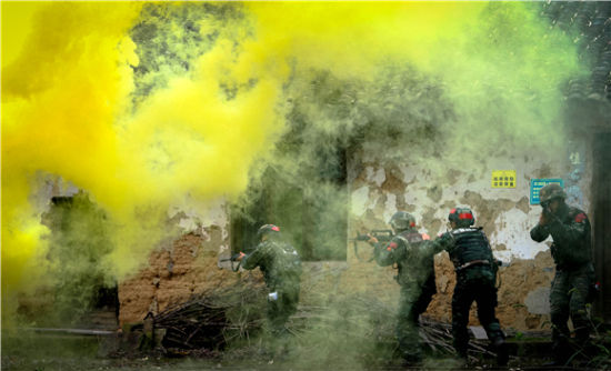 参加演练的武警官兵。受访者供图