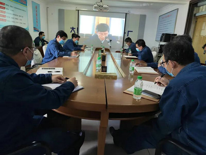 大庆炼化公司召开主题教育宣讲会