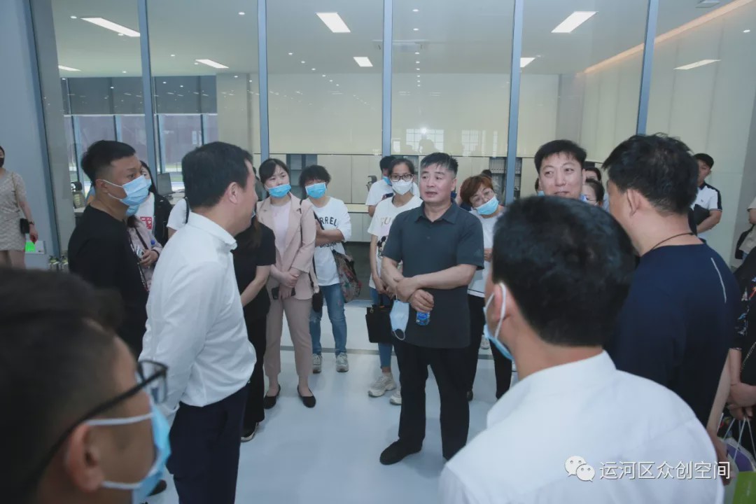 沧州大运河众创空间企业参观激光产业园