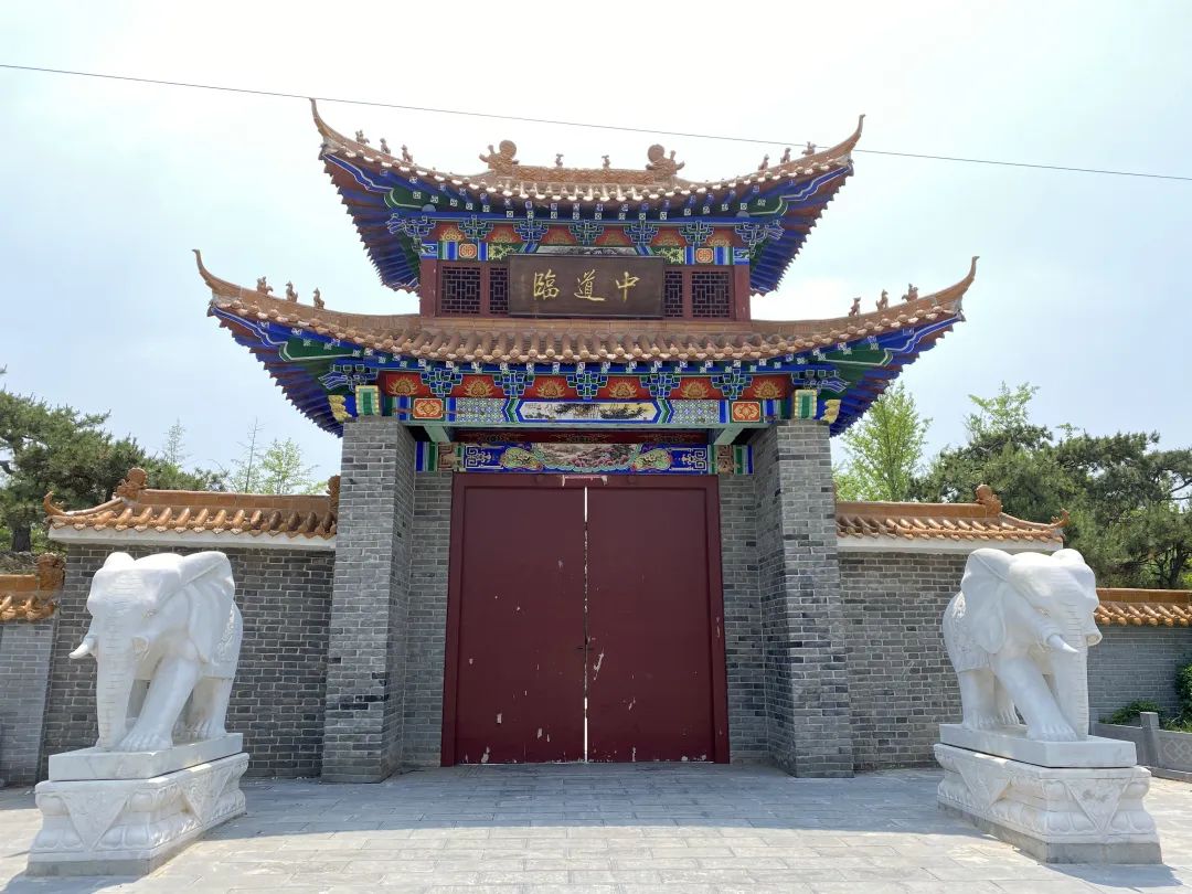 “黑老大”十年敛财6.3亿：辱骂殴打干部、用豪车围堵国土局