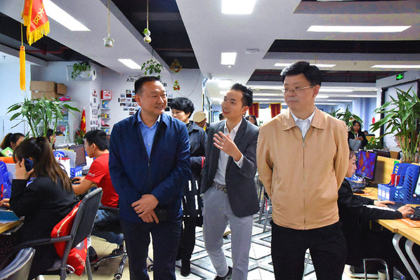 瓮安县委统战部一行到南明区考察，深化交流互