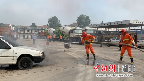 黄冈高新区消防进企业开展消防知识培训