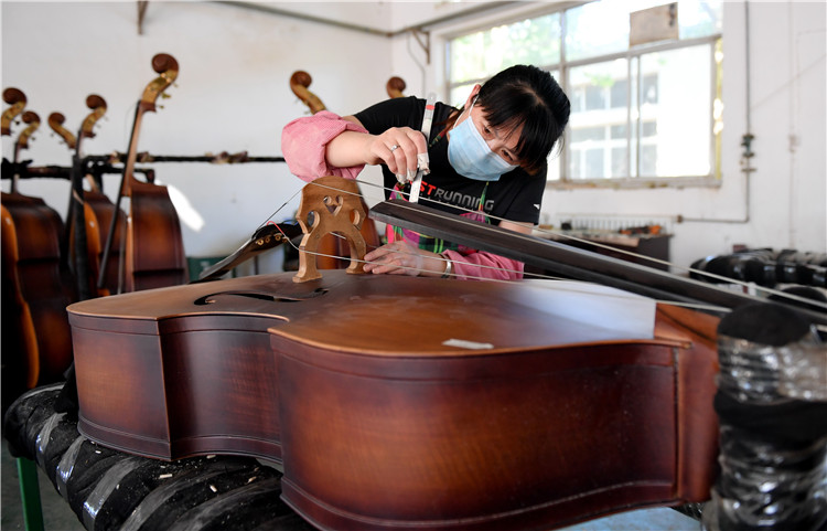 河北武强：乐器产业奏响“脱贫致富曲”
