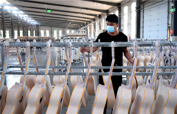 河北武强：乐器产业奏响“脱贫致富曲”