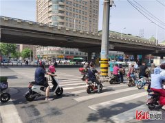 新闻纵深｜“一盔一带”行动开始 “头”等大事如何落地