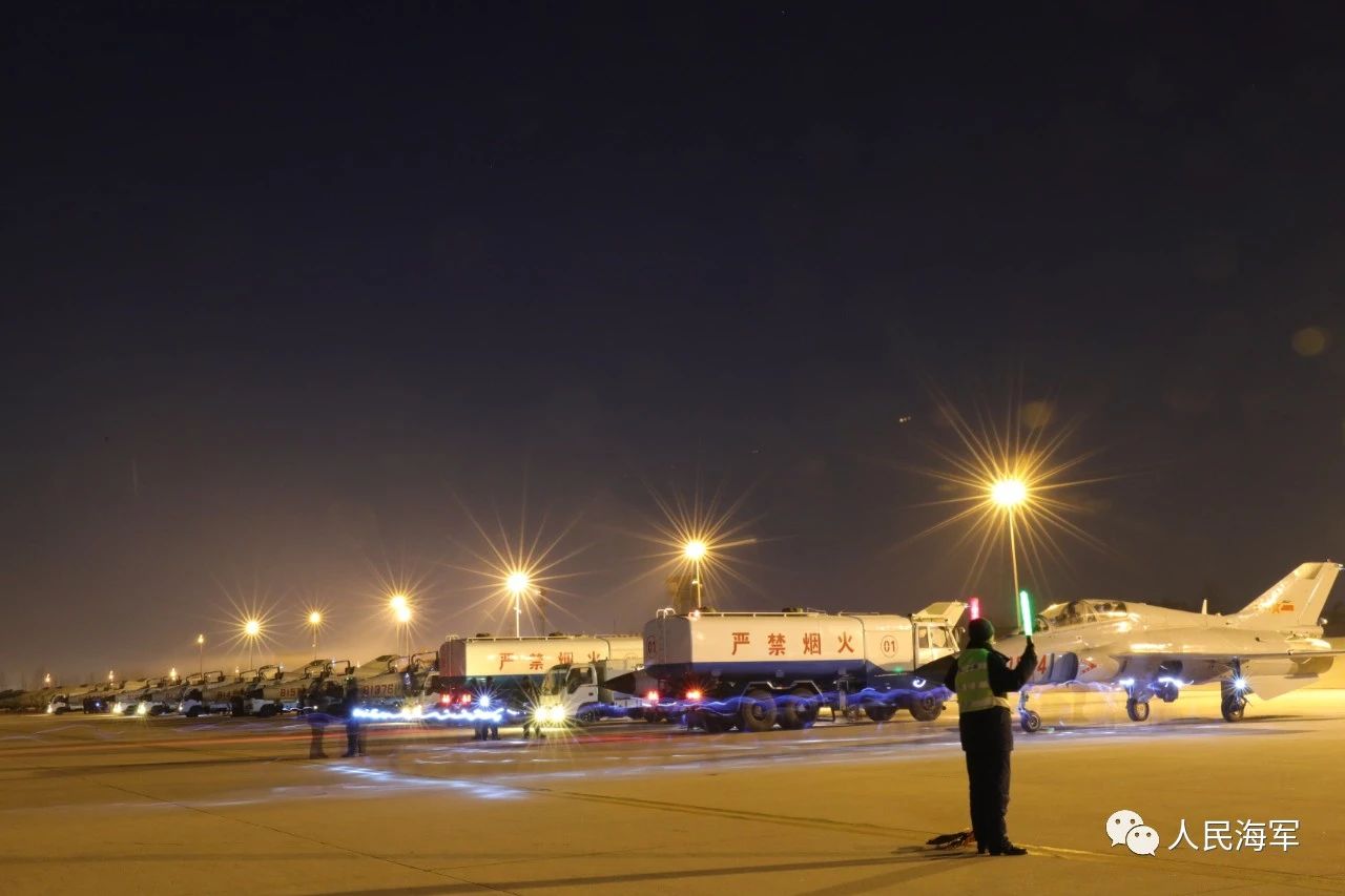 组图：没想到 原来这就是机务兵的日常