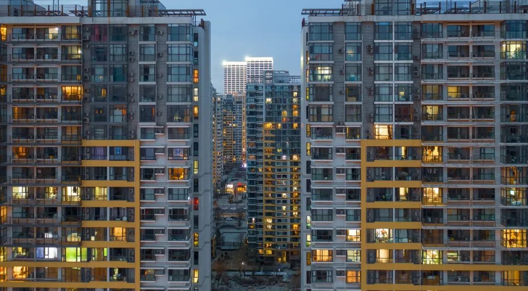 这一个少有的、还未经历过巨大“地震”的行业｜吴晓波下午茶