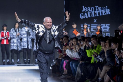 波司登羽绒服备受好评 经济逆境中为服饰行业赋