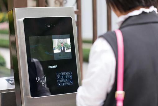 连续四年!邦泰物业荣膺“中国物业服务百强企业”