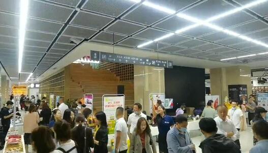 乌鲁木齐中小微企业搭伴“练摊” 这儿的“空间”更给力