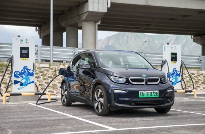 宝马新能源车主有福啦！以后都去国网充电，便