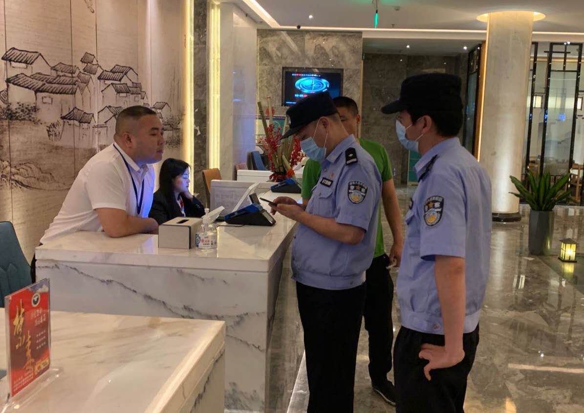 城东派出所禁毒宣传进治安场所