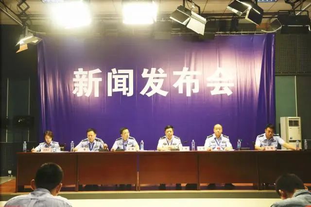 来真的！江西35名公安局长参加重大案件新闻发布会演练