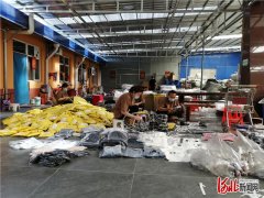 【奋力夺取双胜利·记者走基层】河北白沟外贸箱包企业转型记
