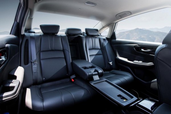 混动中级车凌派（CRIDER）锐·混动瞩目上市