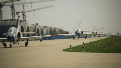 组图： 瞄准 发射！空军展开全武器实弹射击训练