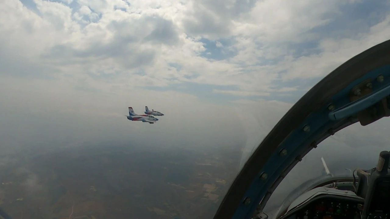 组图： 瞄准 发射！空军展开全武器实弹射击训练