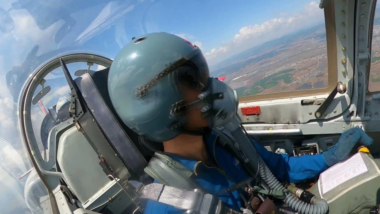 组图： 瞄准 发射！空军展开全武器实弹射击训练