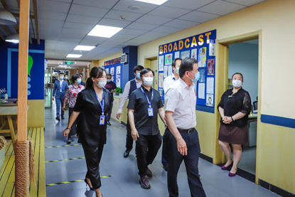 北京市教委副主任黄侃莅临新府学调研防疫情况