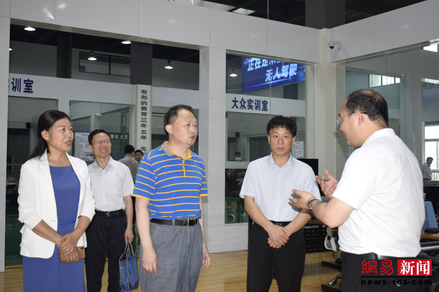 驻马店市科技工作者众创之家“政校企”对接洽谈暨签约仪式在驻马店职业技术学院隆重举行