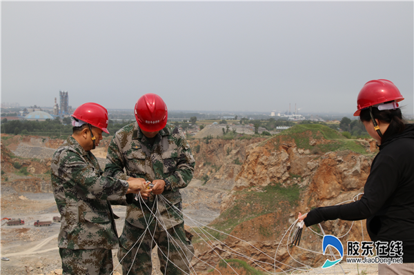 宋文章在施工现场