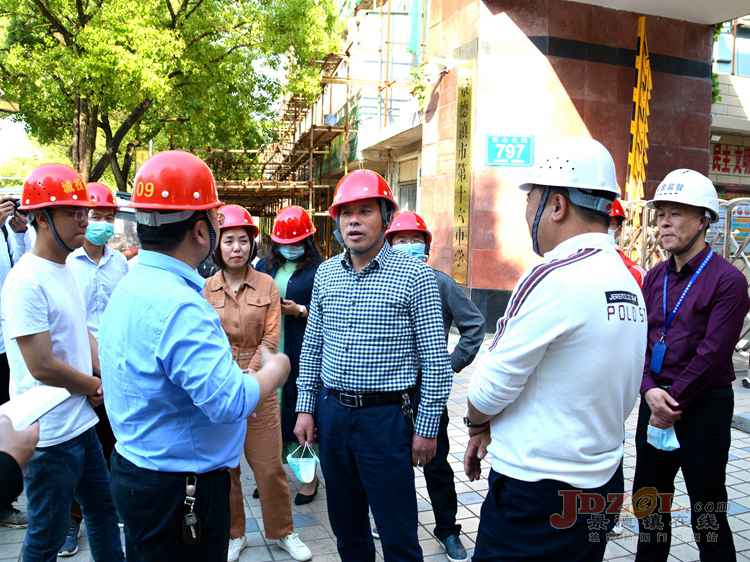 市住建局：多措并举以点带面强化行业治理