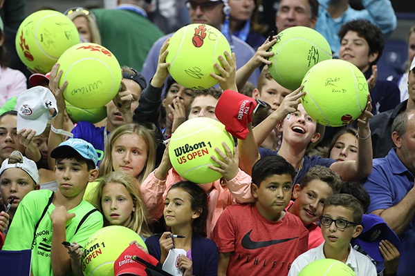美国网球公开赛上的球迷。人民视觉 资料图