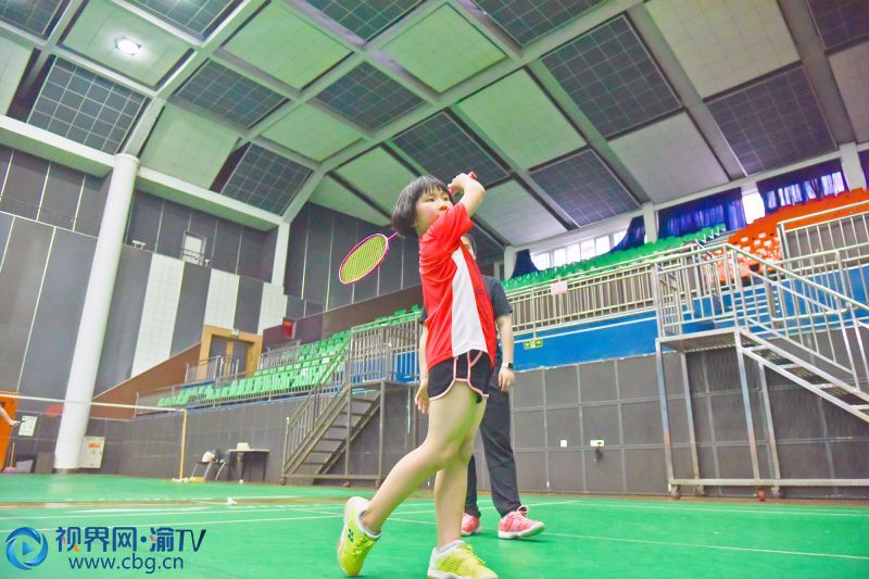 在大渡口区体育馆训练的学生（摄影：李鑫炜）