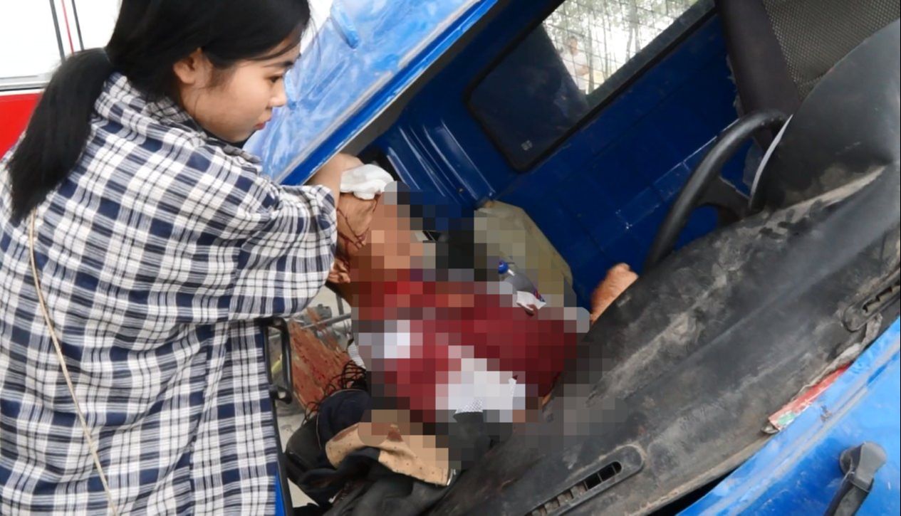 【暖新闻】站立1个多小时，护士姑娘你救人的样