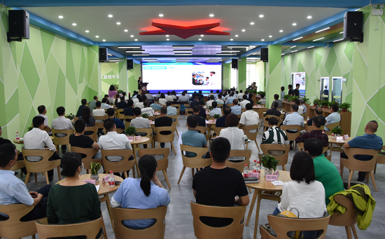 西安市鄠邑区“人才驿站”举行揭牌仪式