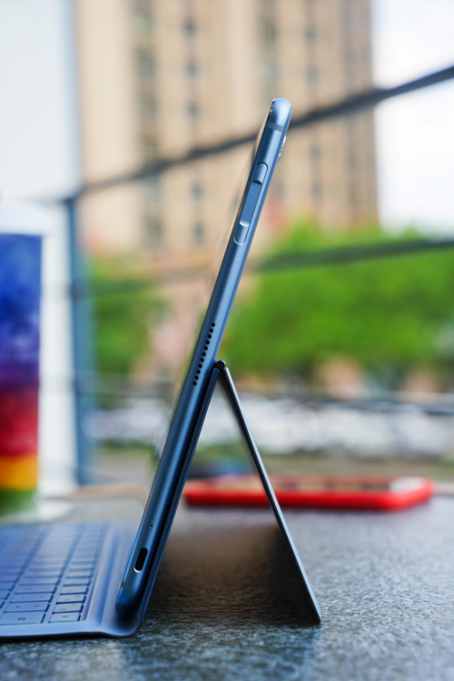 当设计师遇到华为Matebook#160;E，来一场效率办公的