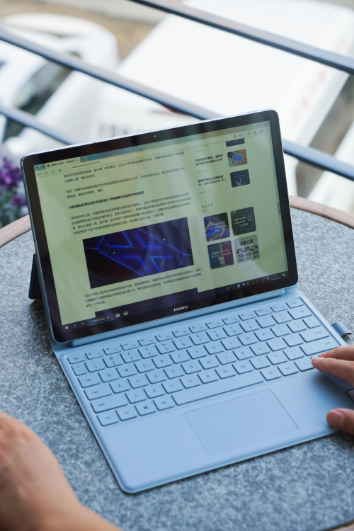 当设计师遇到华为Matebook#160;E，来一场效率办公的