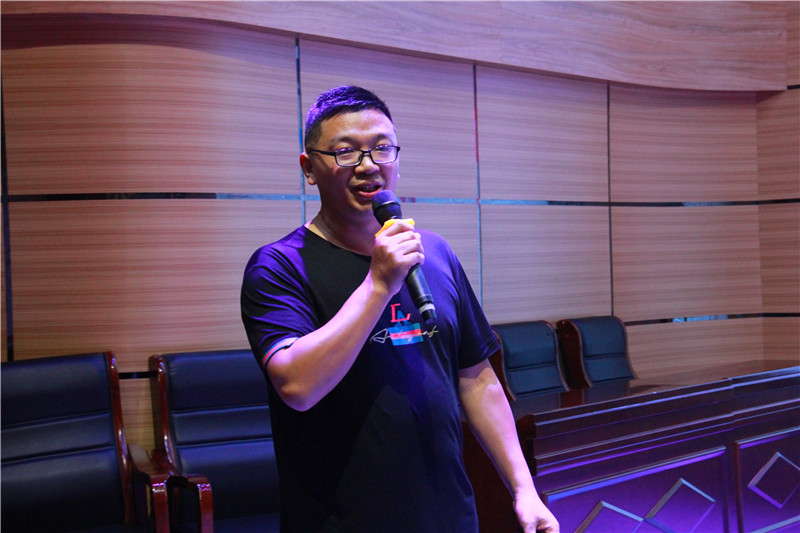 四川省邻水实验学校举行班主任经验交流分享会