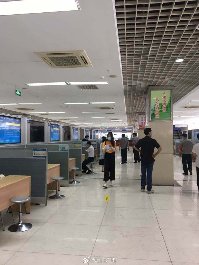 厦门举办毕业生人才交流会 20多家企业提供317个各类岗位