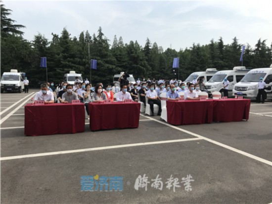 送医药送服务送政策！医保健康服务车“组团”开进村