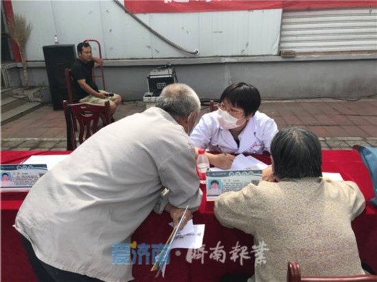 送医药送服务送政策！医保健康服务车“组团”开进村