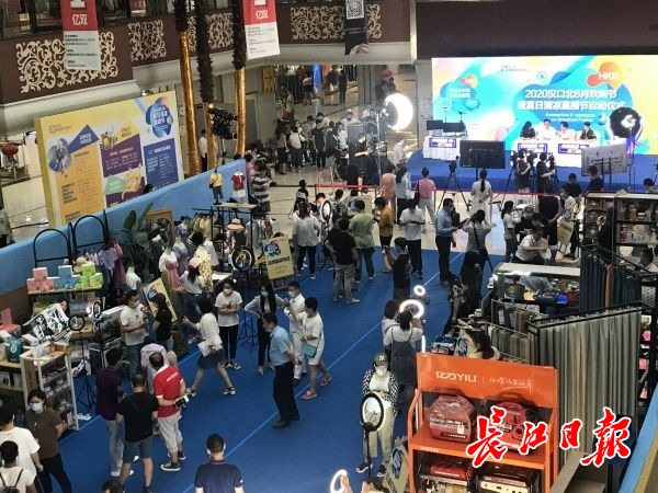 秀茶道搞试吃播试驾，汉口北打造武汉直播“选