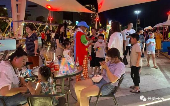 福州长乐夜色“文创集市”开街啦