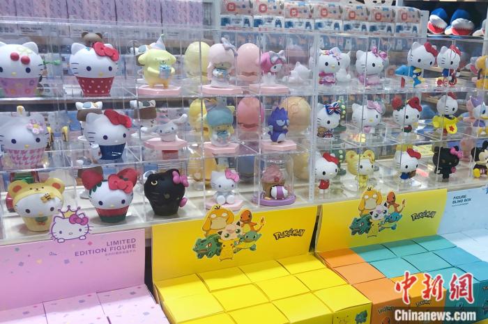 Hello Kitty遭遇中年危机，“卖萌”容易卖“萌”难